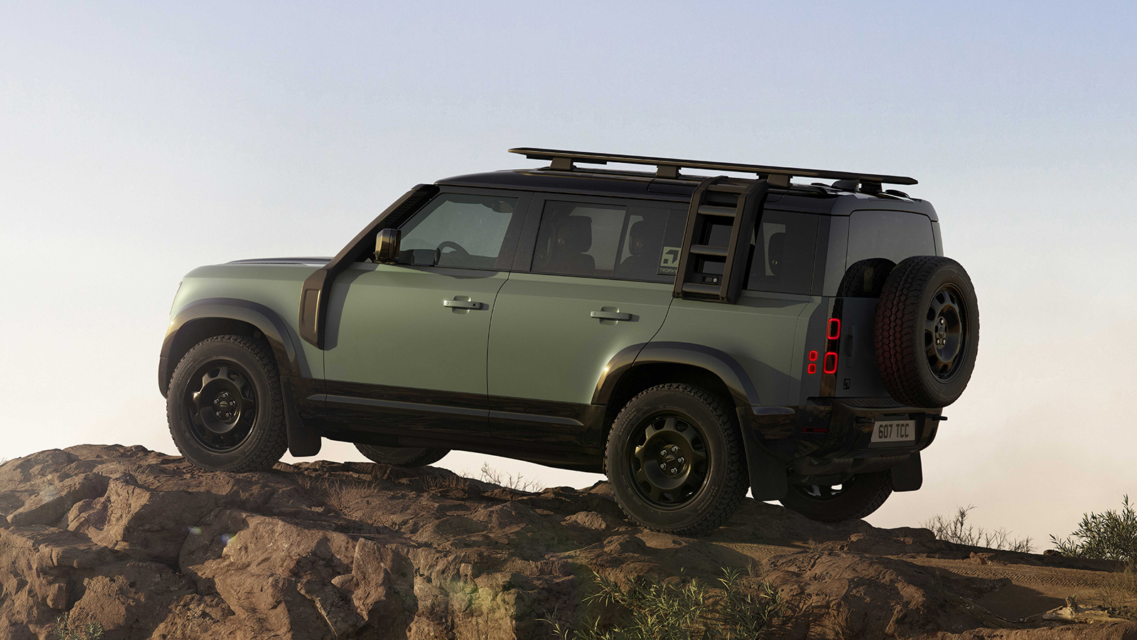 To νέο Land Rover Defender Trophy Edition φτιάχτηκε για περιπέτεια 